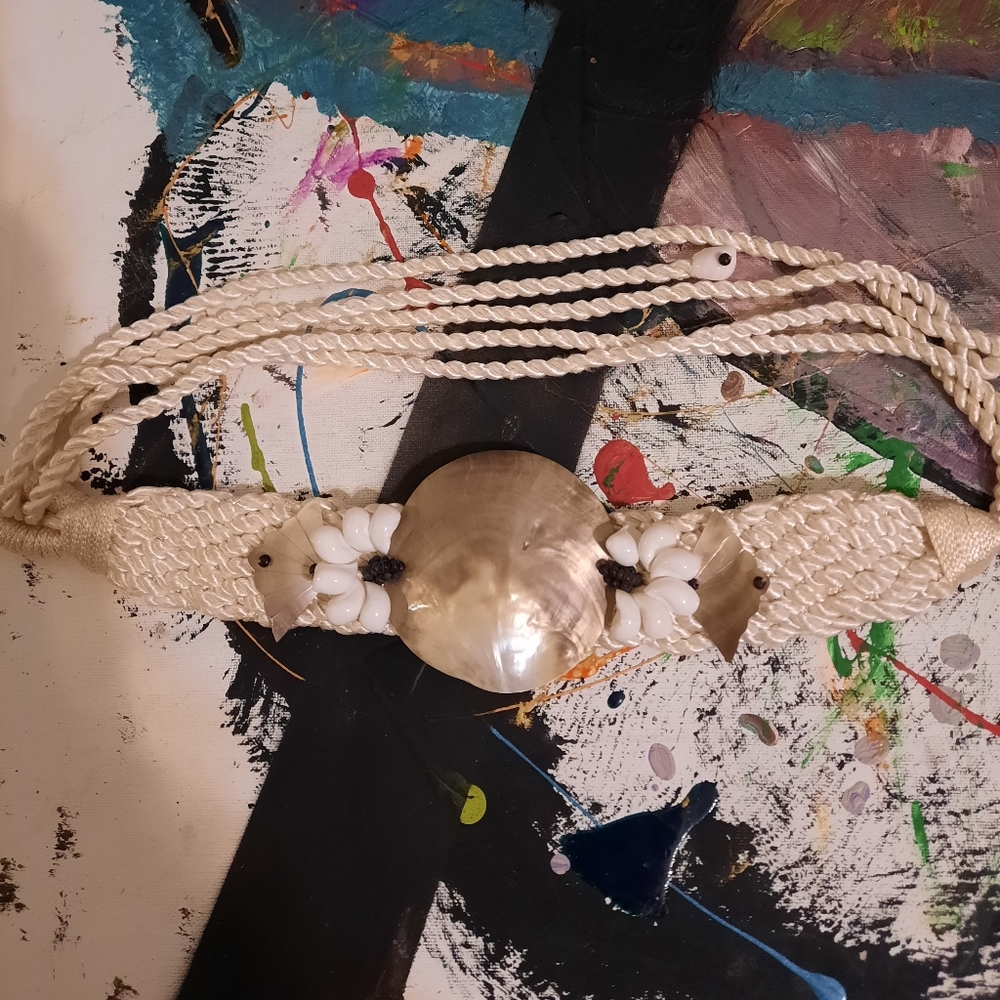 1980's rope belt w/ Mother of Pearl & shells - Picture 6 of 11